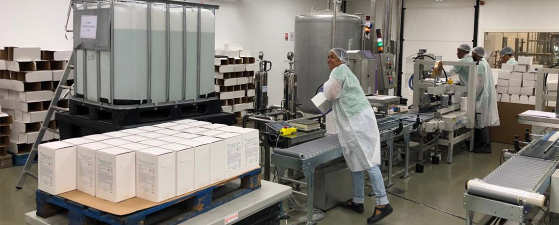 Usine de fabrication de gel hydroalcoolique des établissements Clément