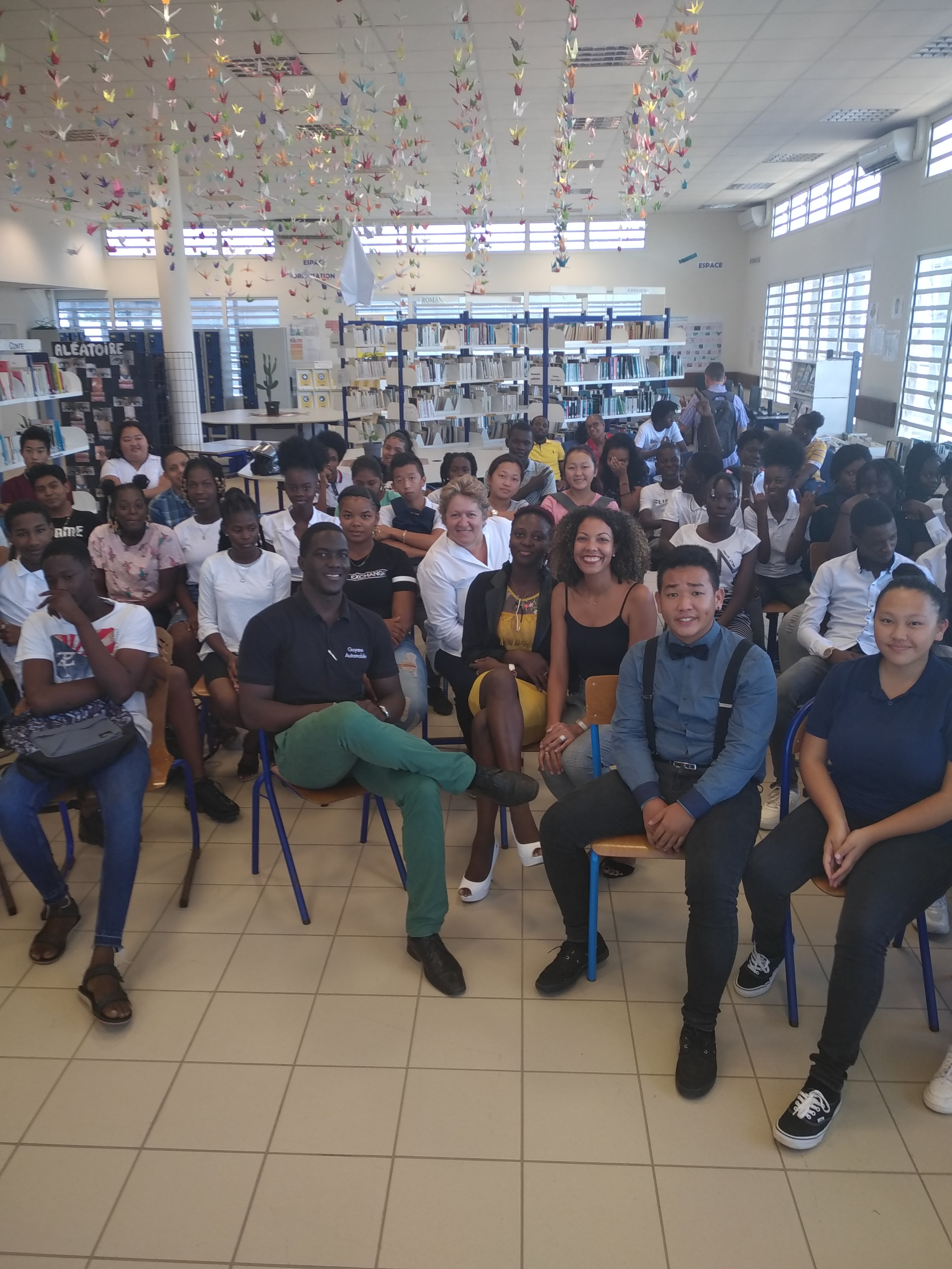 Elèves du lycée Léopold Elfort et Dirigeants de filiales de GBH en Guyane échangent au sujet de leurs parcours dans le cadre des « 100 000 entrepreneurs »