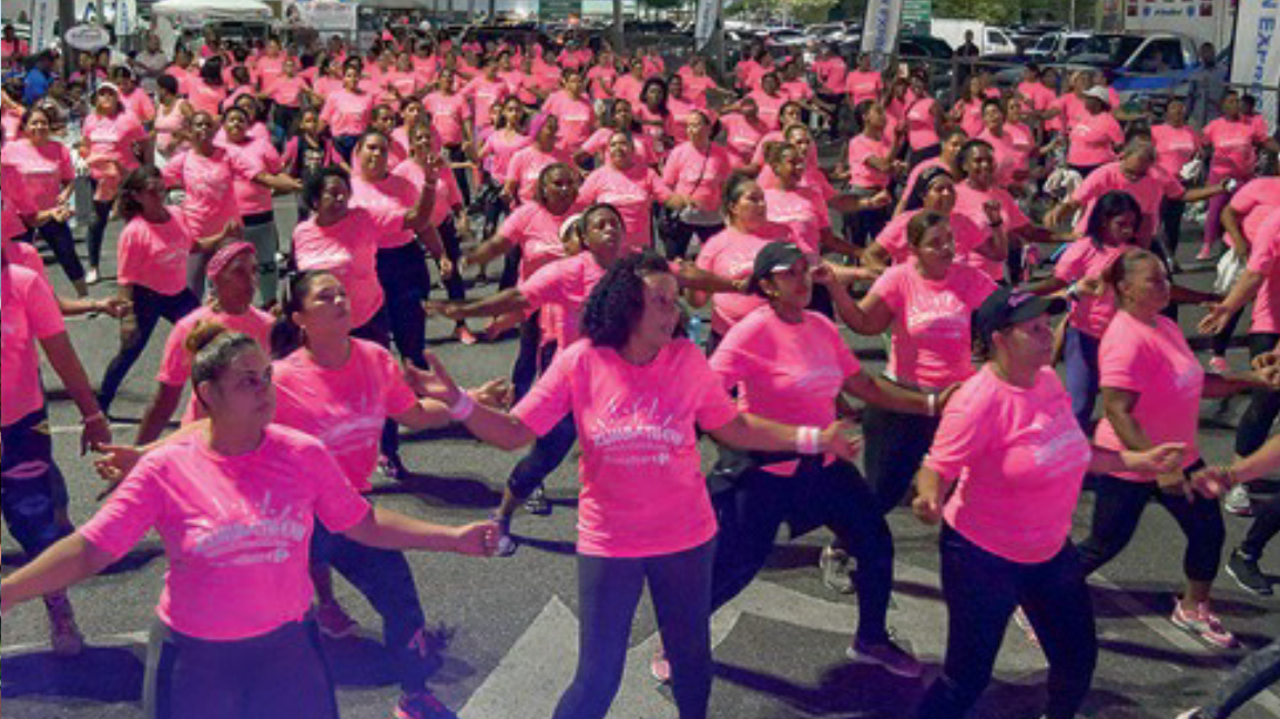Zumbathon de Carrefour dans le cadre d'Octobre Rose, le mois dédié à la lutte contre le cancer du sein