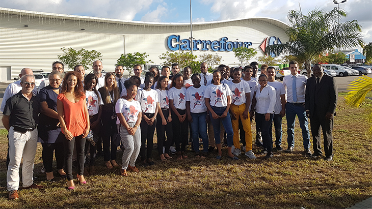 Groupe d'étudiants ayant reçu le Trophée académique de l'innovation en Guyane